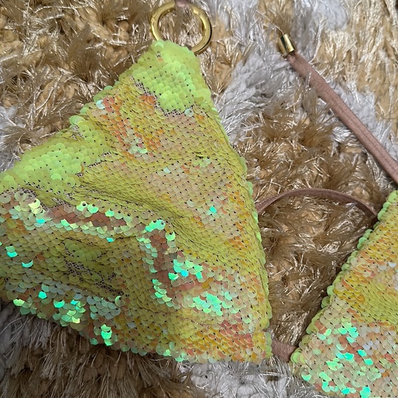 Beach bunny Siren Bikini - Picture 2 of 6